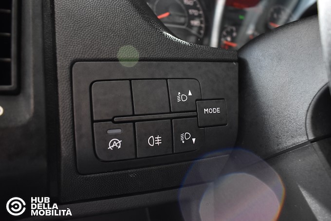 PEUGEOT Boxer 335 2.2 BlueHDi 165 S&S PLM Cassonato Acciaio